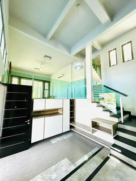 Untuk Disewa - East Ledang