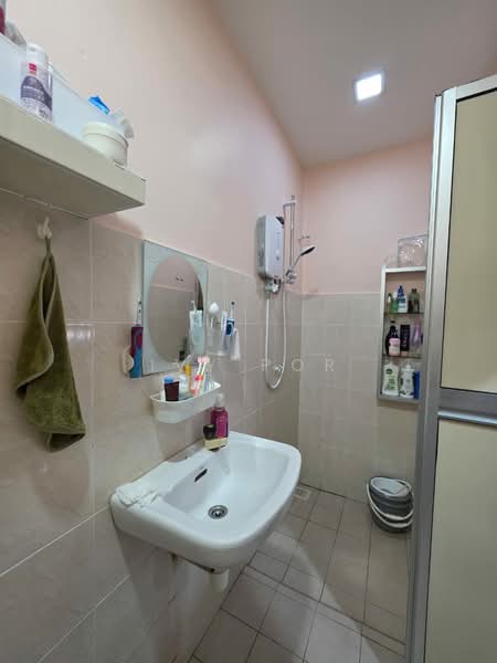 2-storey Terraced House for Sale in Kota Pendamar (Klang) - Ivy Por - Bathroom - PropertyGuru.com.my