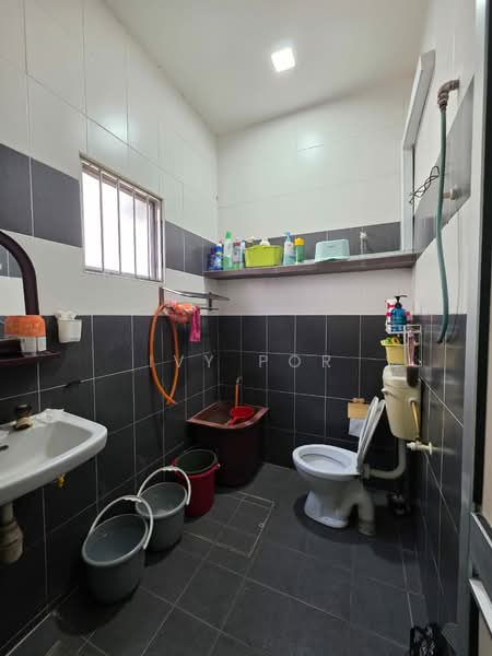 2-storey Terraced House for Sale in Kota Pendamar (Klang) - Ivy Por - Bathroom - PropertyGuru.com.my