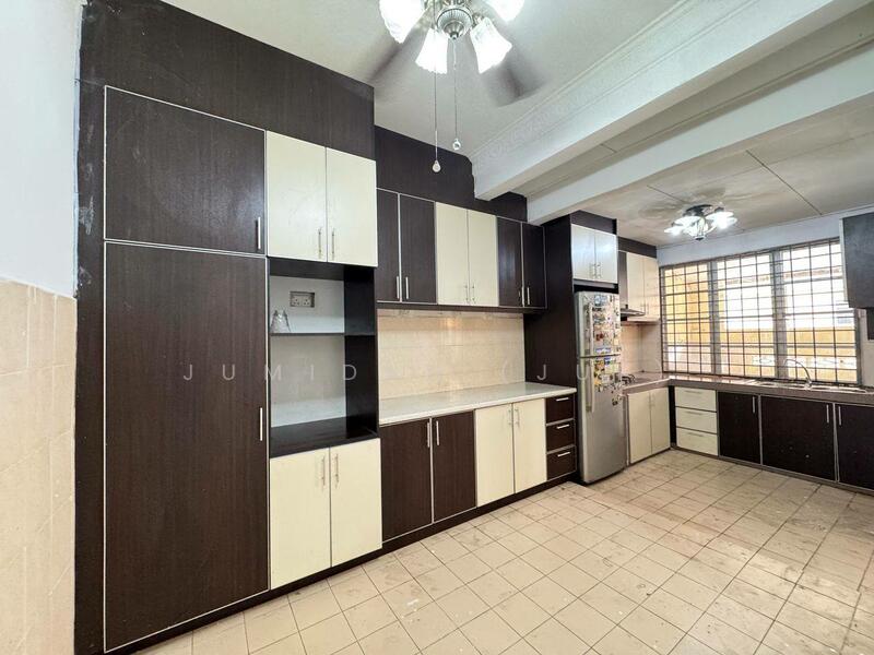 REFURBISHED & RENOVATED 35% Below Market Value Double Storey Tasik Prima @ Puchong below MV