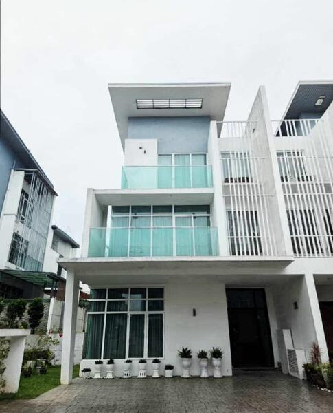 For Sale - Semi-Detached House at Garden Residence