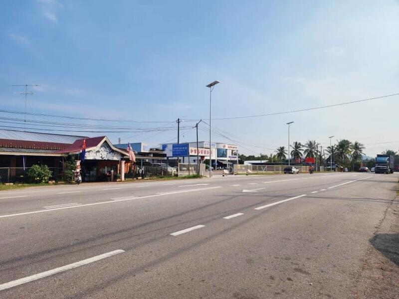 For Sale - Agricultural Land (Zoning Commercial) Jalan Parit Yaani, 83000 Batu Pahat Johor.