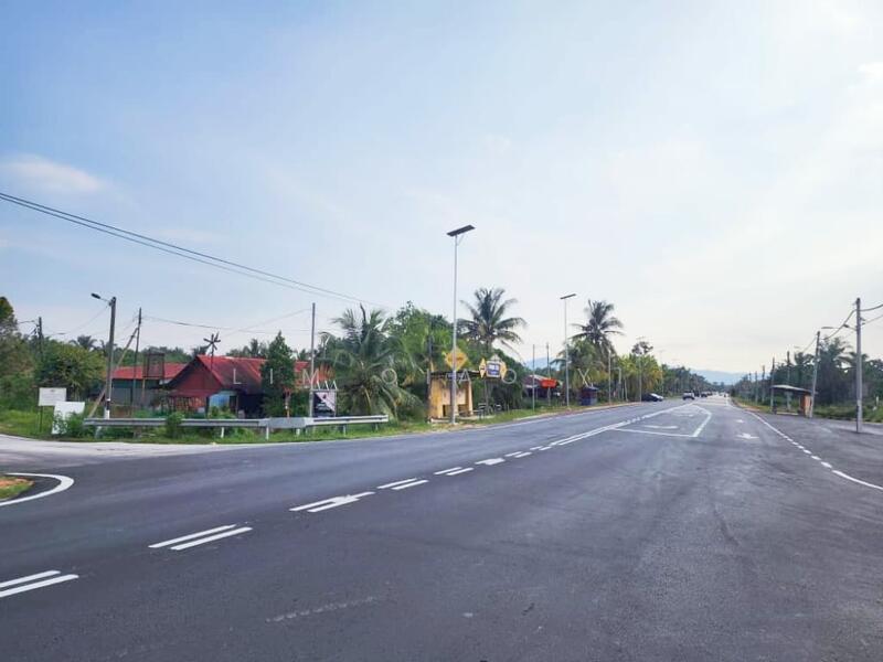 For Sale - Agricultural Land (Zoning Commercial) Jalan Parit Yaani, 83000 Batu Pahat Johor.