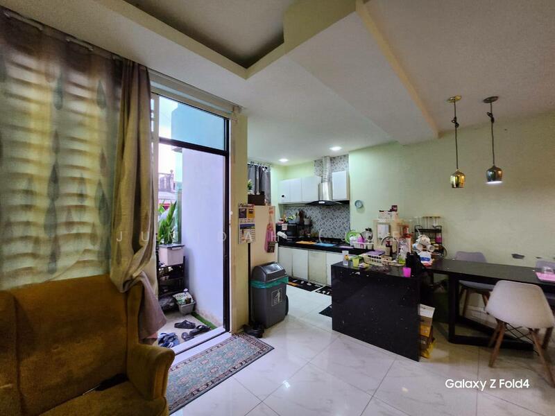 Nice Renovated & Extended Single Storey Terrace Lorong Mewah Bandar Tun Razak For Sale