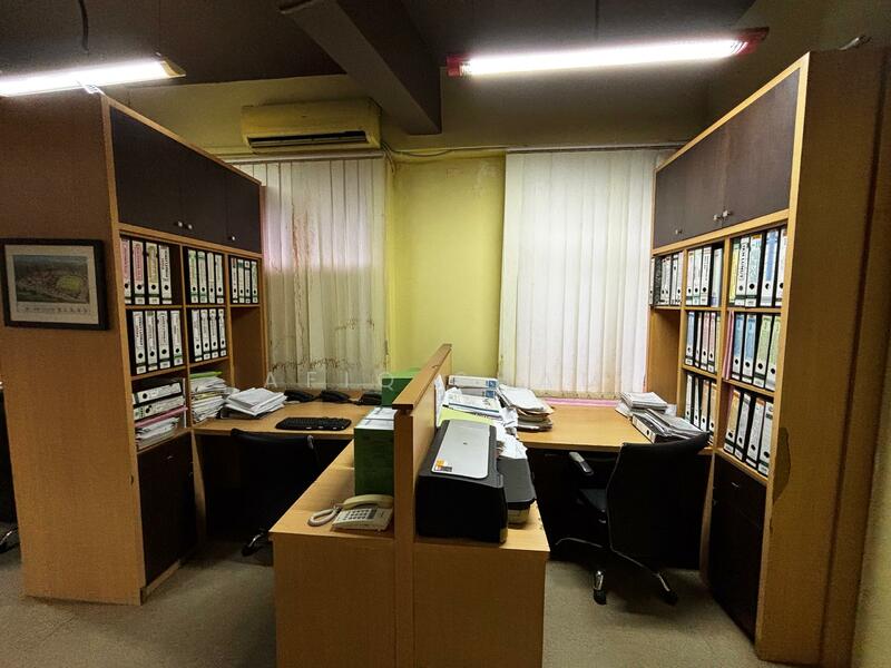 Untuk Dijual - Shop/office lot belakang Wangsa Walk Wangsa Maju. Corner unit
