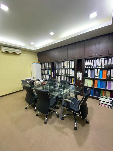 Untuk Dijual - Shop/office lot belakang Wangsa Walk Wangsa Maju. Corner unit