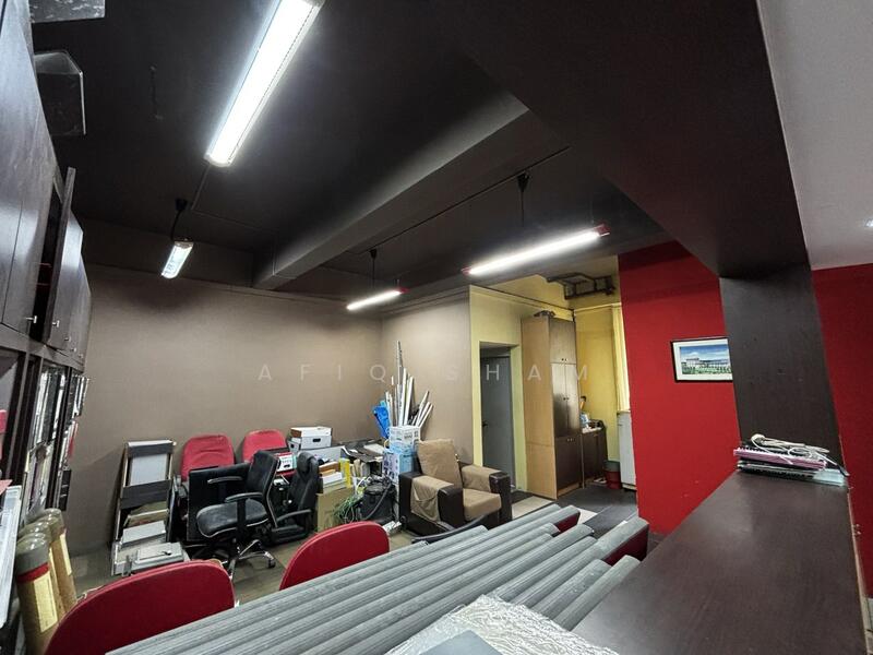 Untuk Dijual - Shop/office lot belakang Wangsa Walk Wangsa Maju. Corner unit