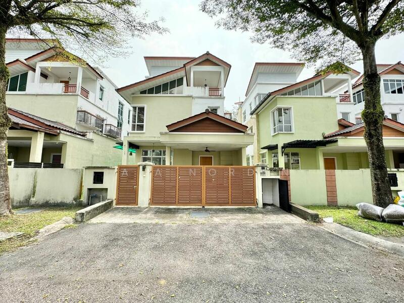 Untuk Dijual - Zero-Lot Bungalow at Seksyen 4