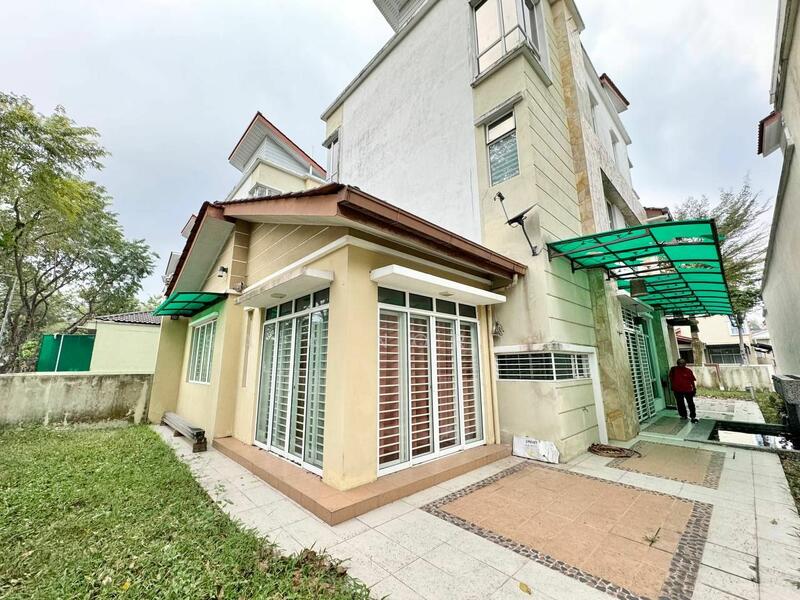 Untuk Dijual - Zero-Lot Bungalow at Seksyen 4