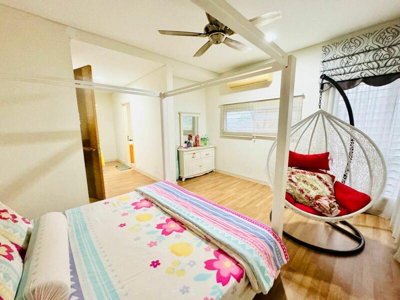 Untuk Dijual - Zero-Lot Bungalow at Seksyen 4