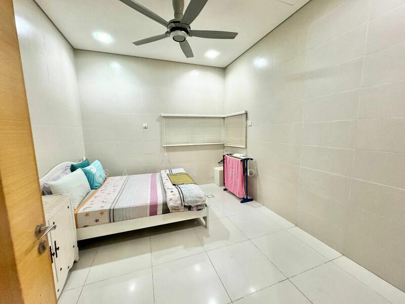 Untuk Dijual - Zero-Lot Bungalow at Seksyen 4