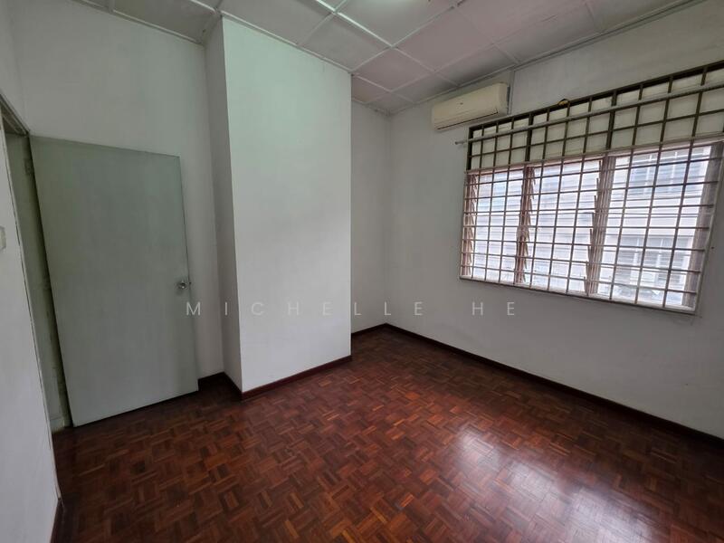 Untuk Dijual - Permas Jaya/ 2 Storey House/ For Sale