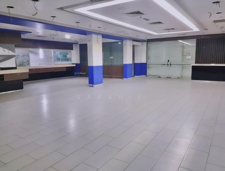 For Rent - Shaftsbury Square