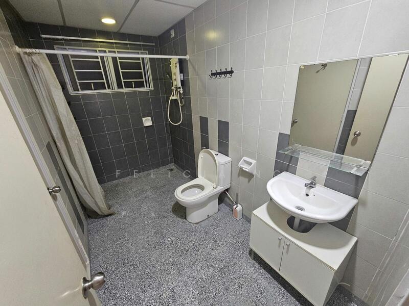 Untuk Disewa - Koi Kinrara