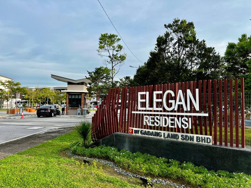 For Sale - 1.5 Storey Storey Townhouse Elegance Taman Putra Perdana Puchong