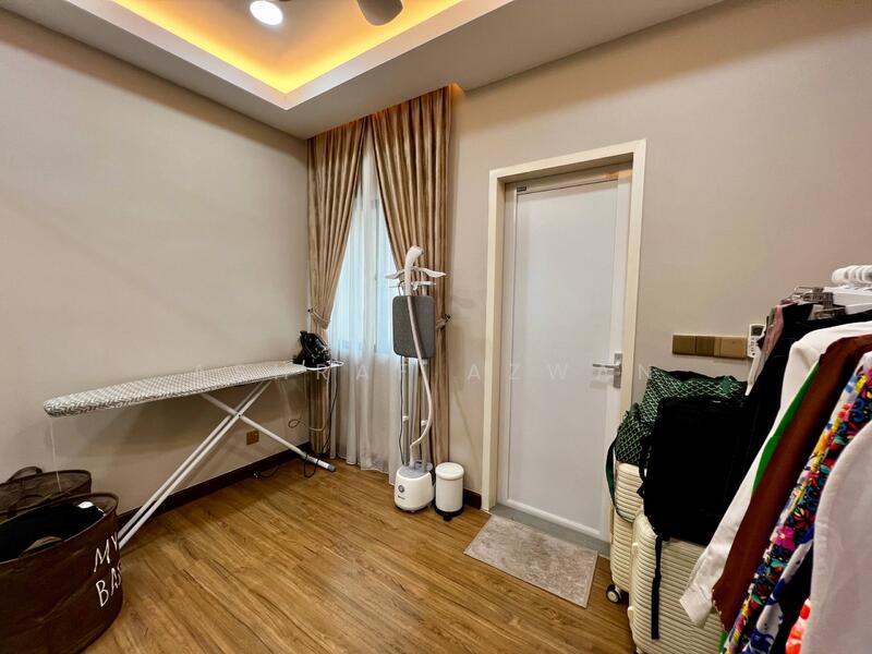 For Sale - 1.5 Storey Storey Townhouse Elegance Taman Putra Perdana Puchong