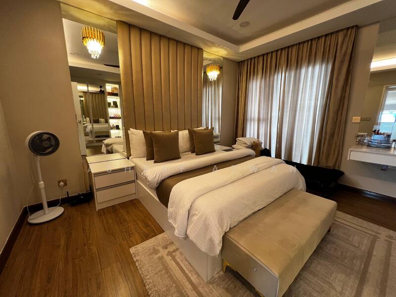 For Sale - 1.5 Storey Storey Townhouse Elegance Taman Putra Perdana Puchong