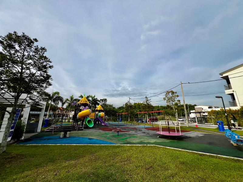 For Sale - 1.5 Storey Storey Townhouse Elegance Taman Putra Perdana Puchong