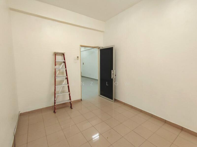 For Rent - (Kept Well and Clean) First Floor Shop Office @ Pandan Indah, Ampang