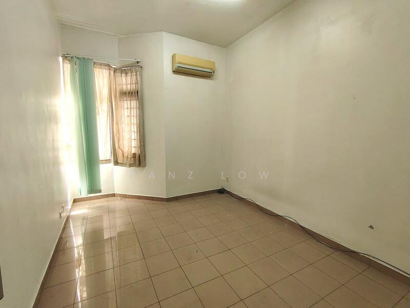 For Rent - (Kept Well and Clean) First Floor Shop Office @ Pandan Indah, Ampang