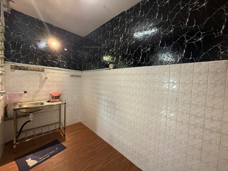 For Sale - Kelumpuk Dahlia / Melati