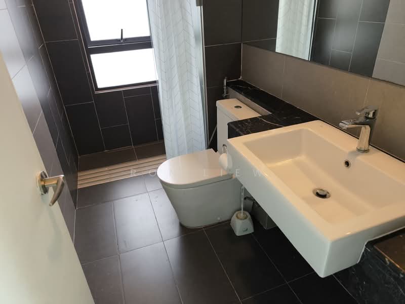 Servis Apartment untuk Disewa di 8 Kinrara - Ron Liew - Bathroom - PropertyGuru.com.my