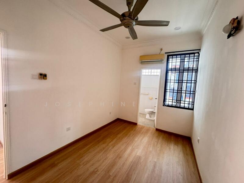 For Sale - TAMAN UNIVERSITI