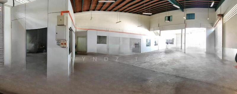 Untuk Disewa - Permas Jaya 1.5 Storey Corner Terrace Factory, Masai, Kota Puteri, Johor Bahru