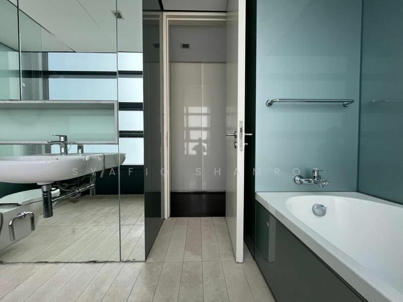 For Sale - Condominium @ The Troika