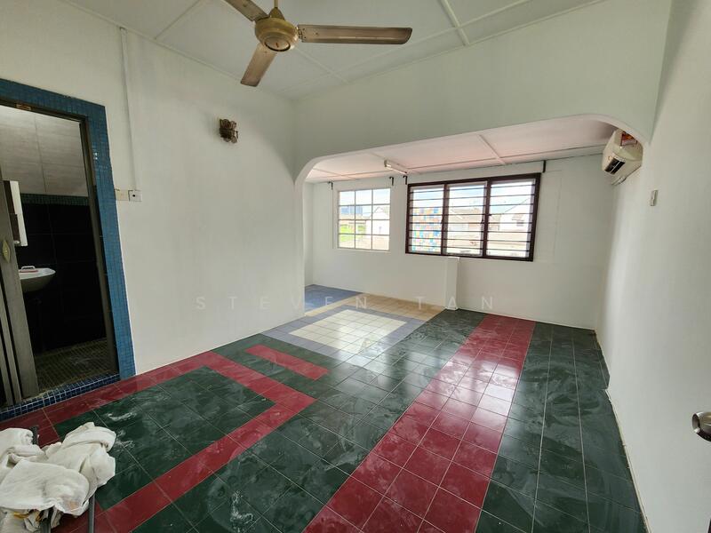 Untuk Dijual - 2-storey Terrace House at SS19