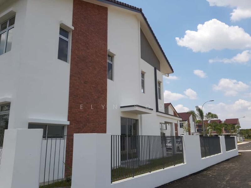 Untuk Dijual - ( Corner ) Livia @ Bandar Rimbayu