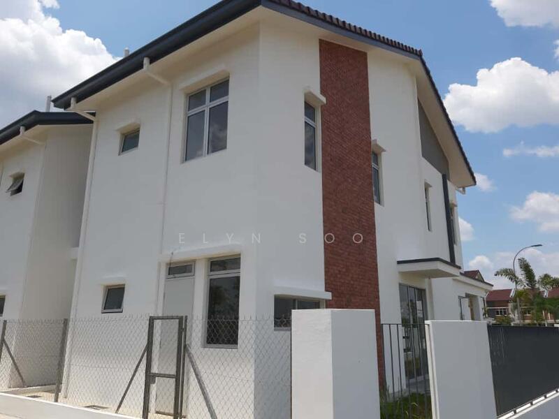 Untuk Dijual - ( Corner ) Livia @ Bandar Rimbayu