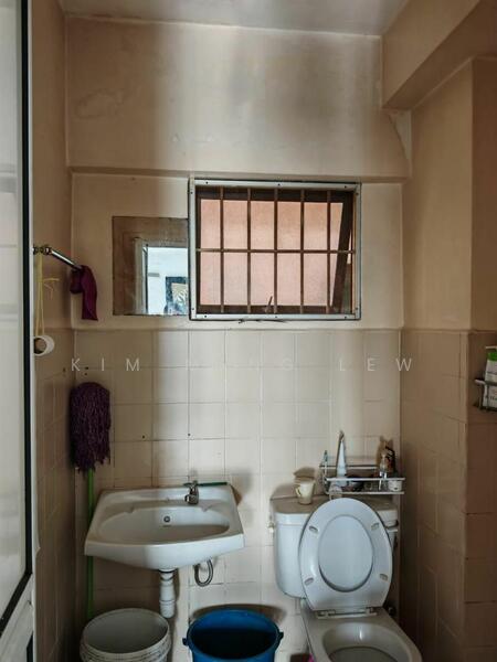 For Sale - Aman Puri Apartment