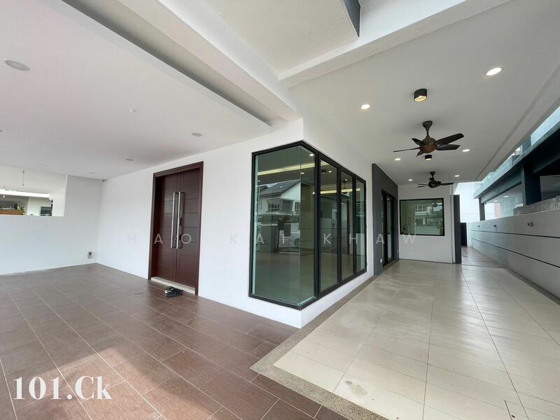 For Sale - Semi-Detached House at Ambang Botanic 2