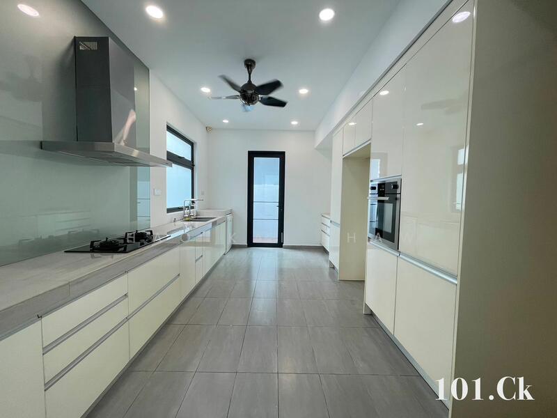 For Sale - Semi-Detached House at Ambang Botanic 2
