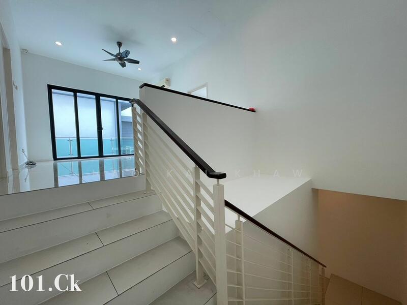 For Sale - Semi-Detached House at Ambang Botanic 2