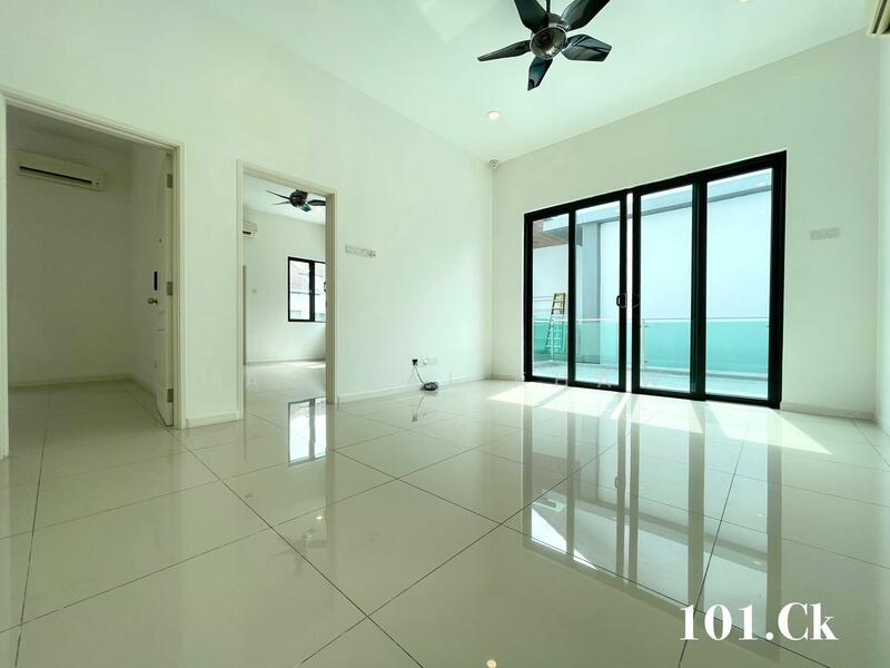 For Sale - Semi-Detached House at Ambang Botanic 2
