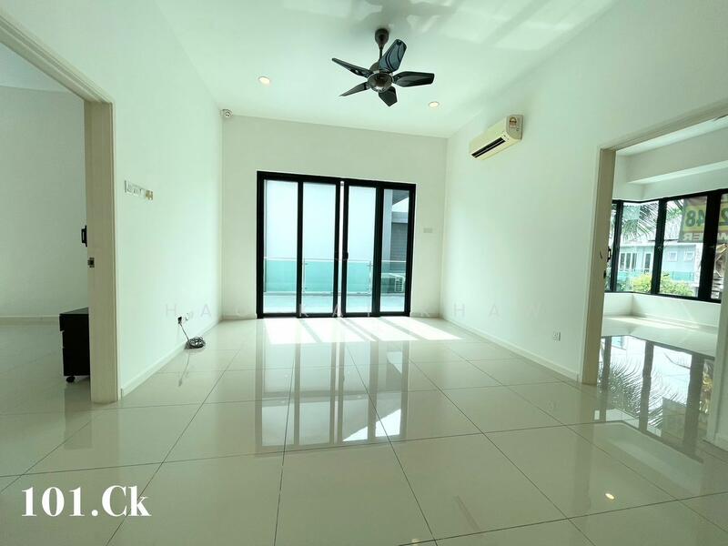 For Sale - Semi-Detached House at Ambang Botanic 2