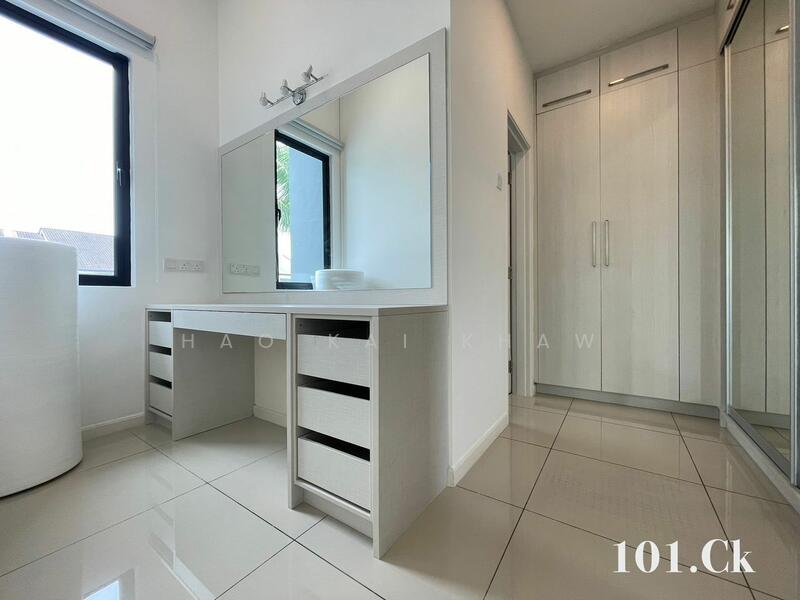 For Sale - Semi-Detached House at Ambang Botanic 2