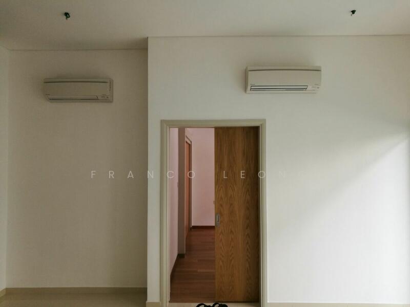 For Sale - Plaza Arkadia