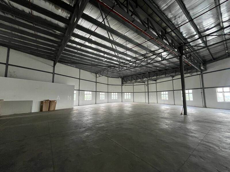 For Rent - (1min) Sungai Besi Highway. Factory Balakong Cheras. Size 3,000-30,000sf. NSE (3min). >80% Tenanted*