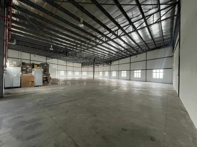 For Rent - (1min) Sungai Besi Highway. Factory Balakong Cheras. Size 3,000-30,000sf. NSE (3min). >80% Tenanted*