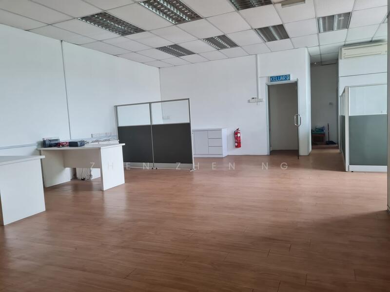 For Rent - Taman Perindustrian Kempas Utama, Semi Detached Factory for Rent, 300 Amps, Strategic Location