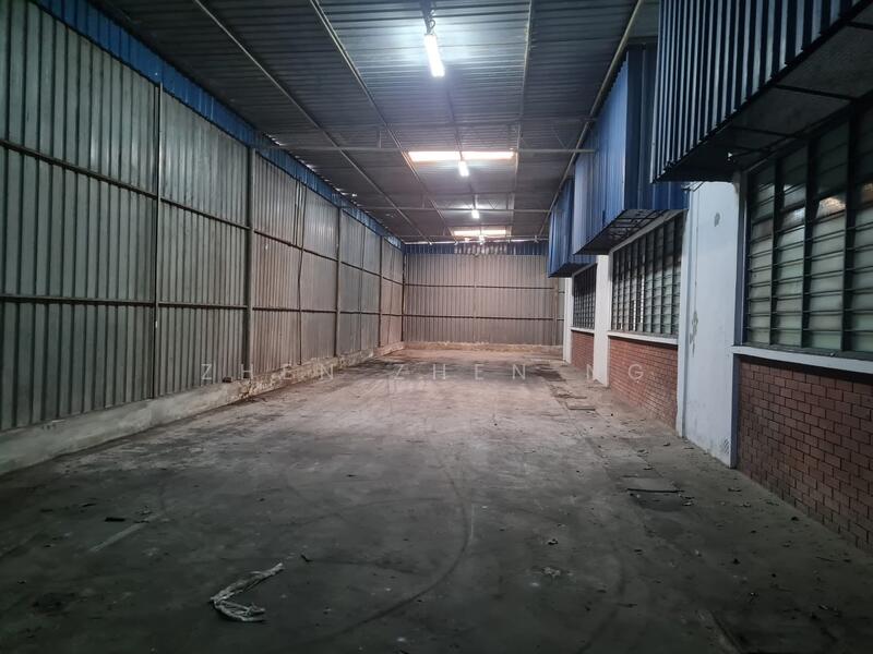 For Rent - Taman Perindustrian Kempas Utama, Semi Detached Factory for Rent, 300 Amps, Strategic Location
