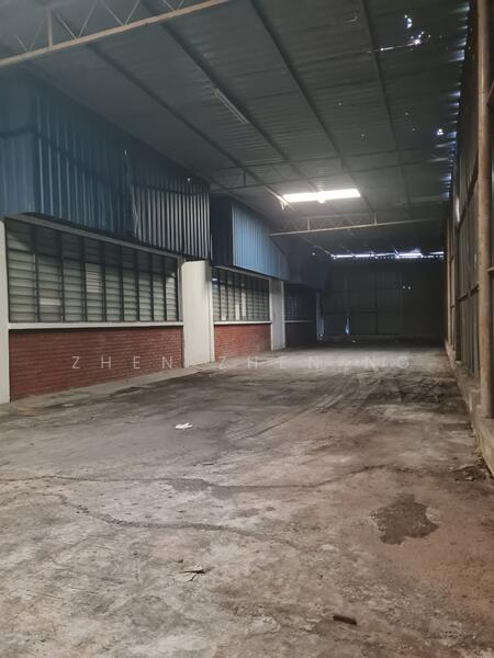 For Rent - Taman Perindustrian Kempas Utama, Semi Detached Factory for Rent, 300 Amps, Strategic Location