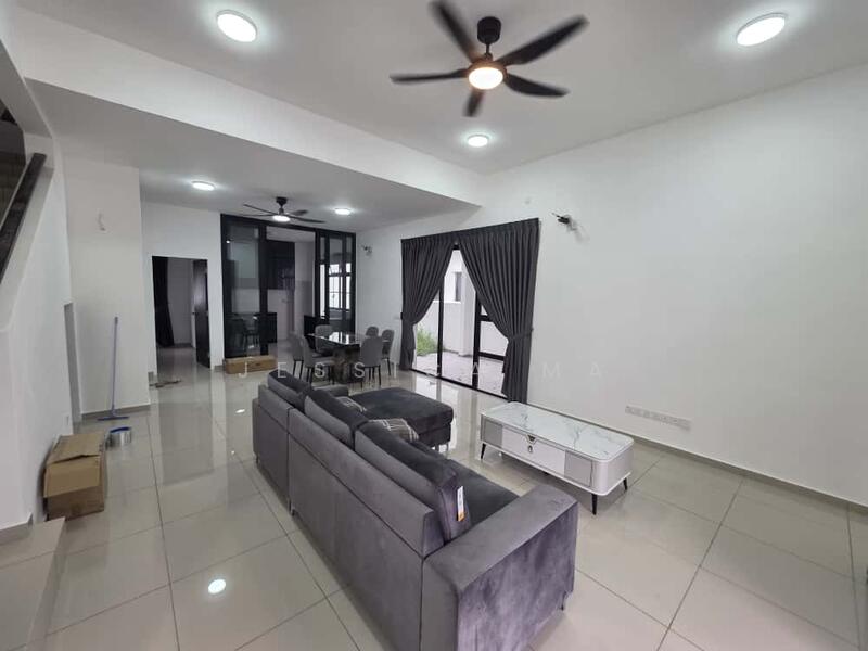 For Rent - Bromborough 30’x60