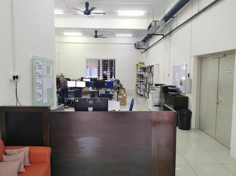 Untuk Disewa - FACTORY SEMI-DECTACHED RENT AT KAWASAN INDUSTRIAL RINGAN JURU GOOD CONDITION CORNER UNIT WORTH RENT