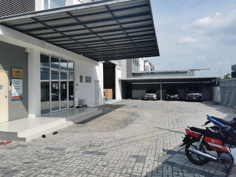 Untuk Disewa - FACTORY SEMI-DECTACHED RENT AT KAWASAN INDUSTRIAL RINGAN JURU GOOD CONDITION CORNER UNIT WORTH RENT