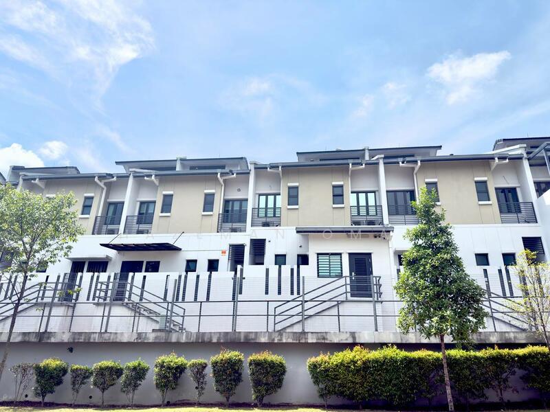 For Sale - [Facing Open - 24x80] 2 Storey Superlink Terrace Temasya Legasi, Glenmarie Shah Alam