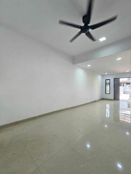 For Sale - Ros Merah